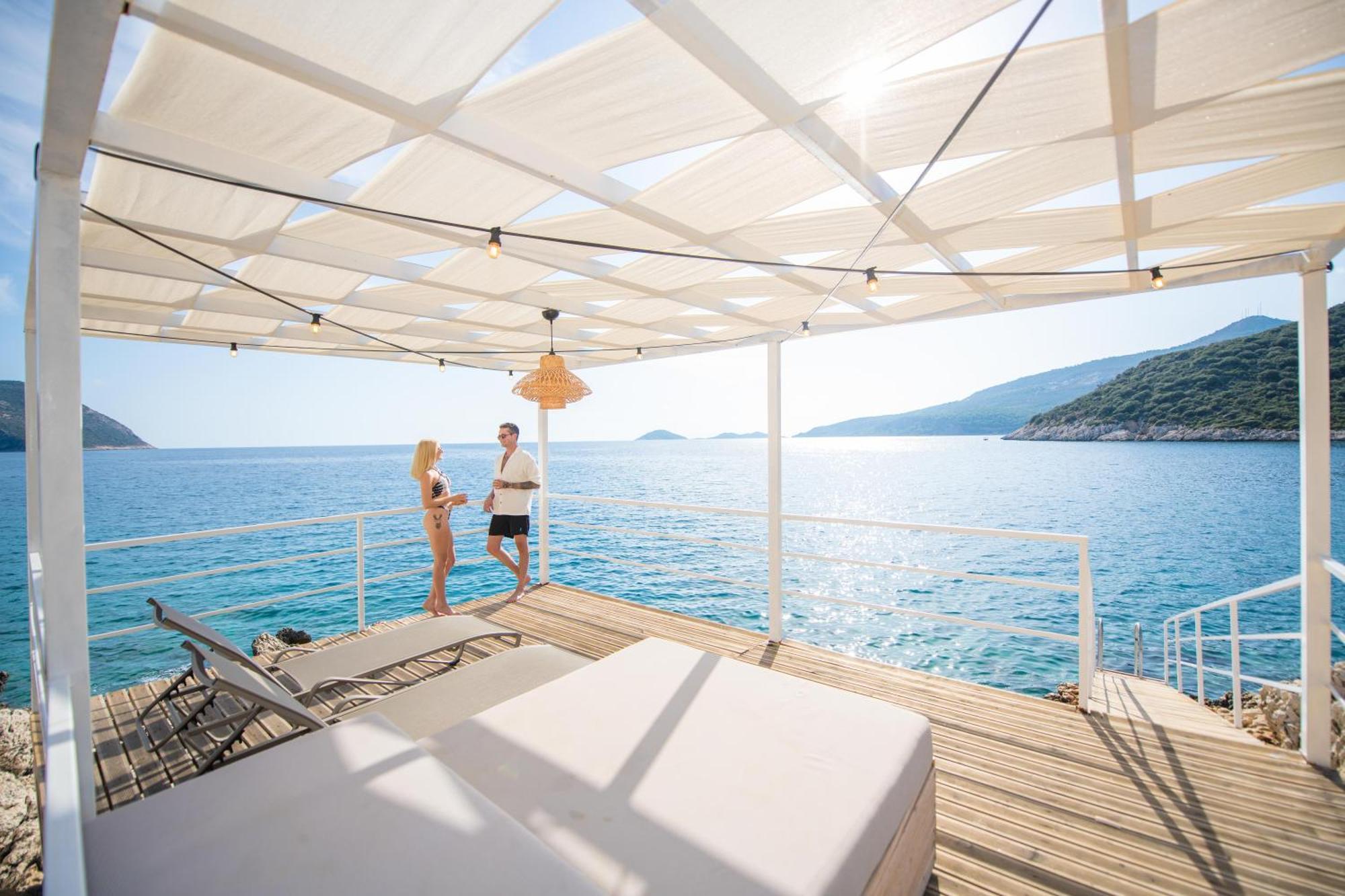 Beachfront Sari With Private Swimming Pool * 卡尔坎